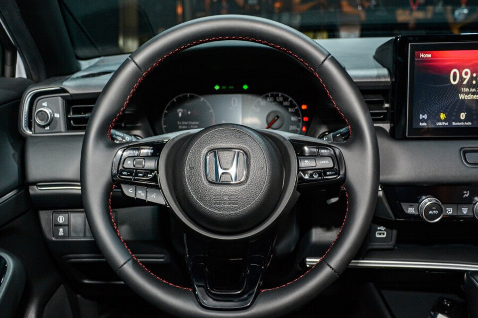 Vô lăng 03 chấu bọc da