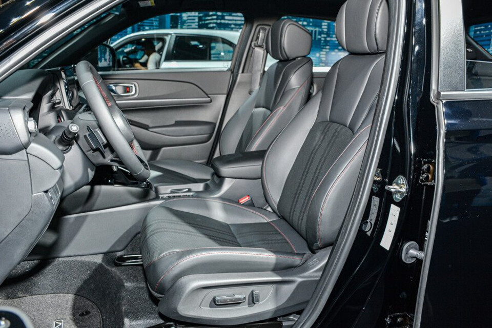 HR-V có khoang nội thất được thiết kế thể thao