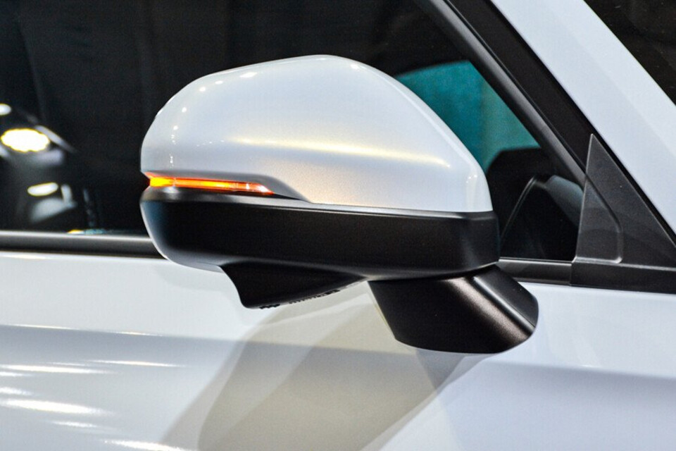 Gương chiếu hậu tích hợp đèn rẽ báo