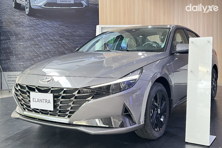 Hyundai Elantra 1.6 AT Tiêu chuẩn (Máy xăng)