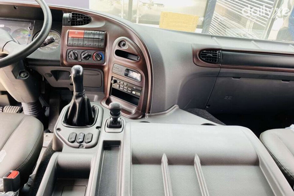 Hyundai HD1000 mang đến không gian nội thất tập trung hoàn toàn vào người lái