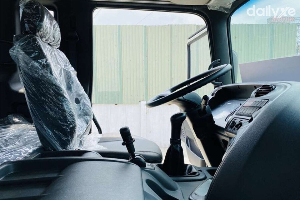 Ghế ngồi êm ái đủ chỗ cho hai người