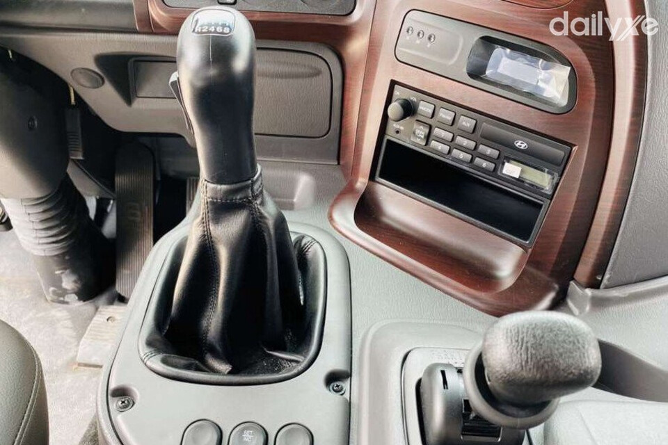 Hộp số 16 cấp bao gồm 16 số tiến và 2 số lùi vận hành bền bỉ