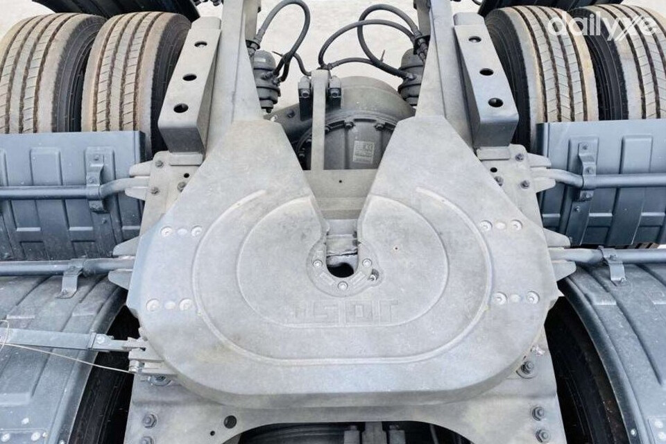 Khung gầm chassis bền vững được làm từ thép