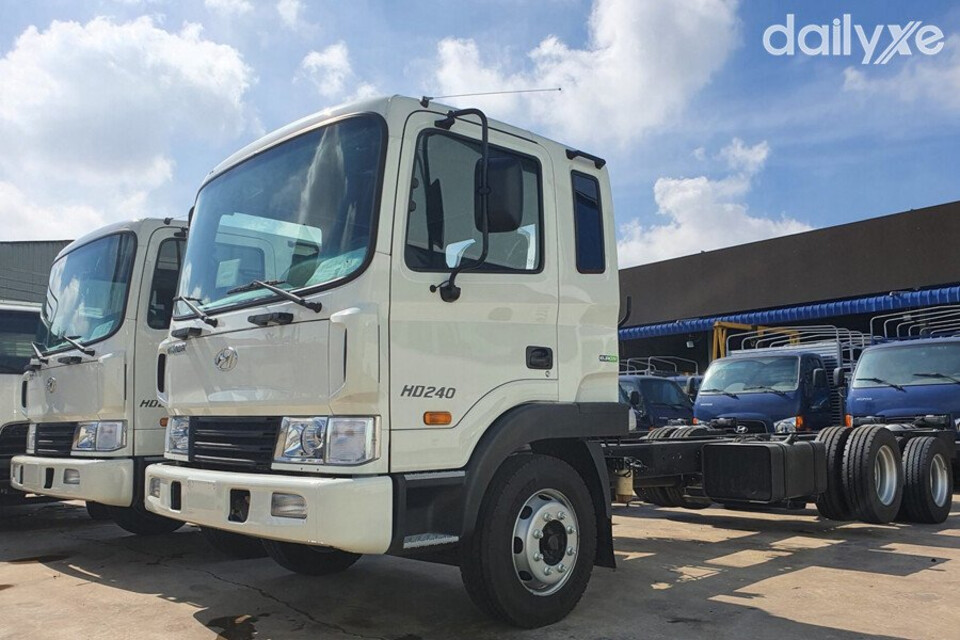 Phong cách tối giản nhưng không đơn điệu, toát lên vẻ ngoài mạnh mẽ