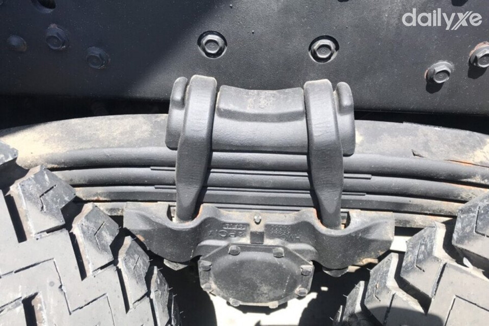 Hệ thống treo lá nhíp