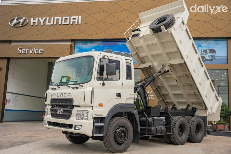 Thiết kế đậm nét khí động học khi các chi tiết cắt xẻ kéo dài hết đầu cabin