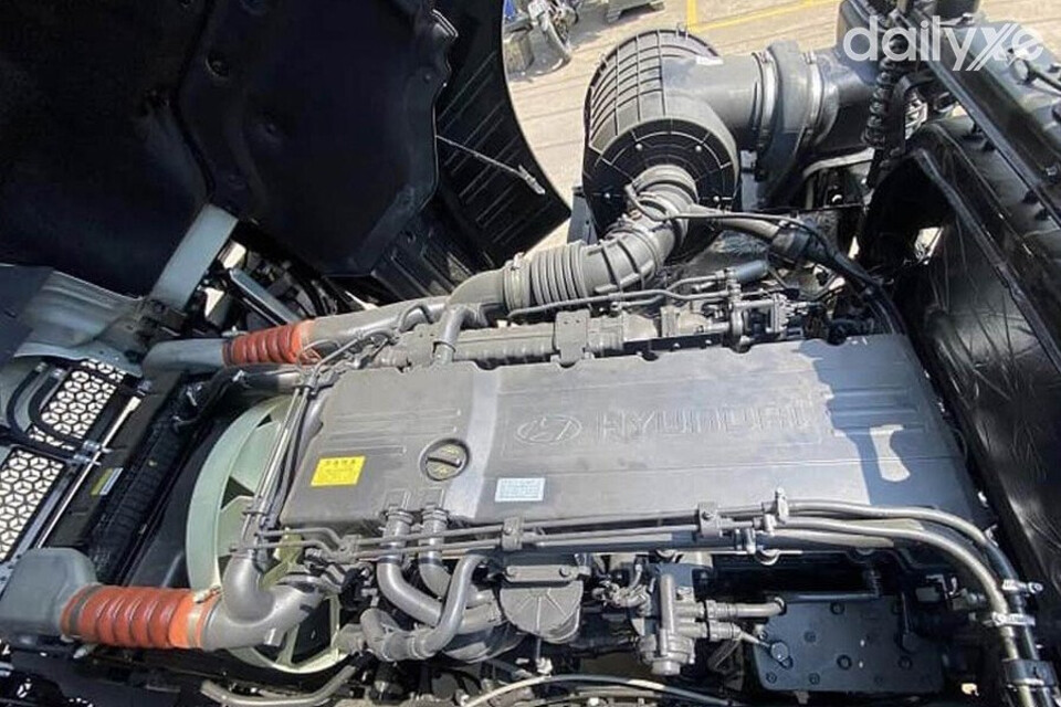 Xe Tải Hyundai HD320 trang bị khối động cơ D6CC
