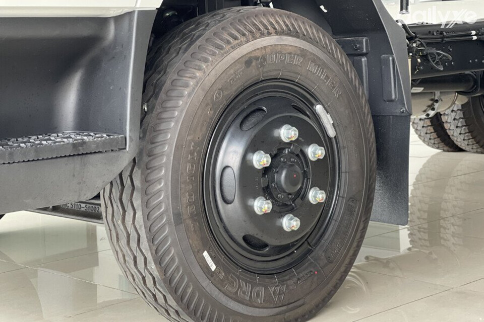 Lốp xe bền bỉ có độ bám đường tốt