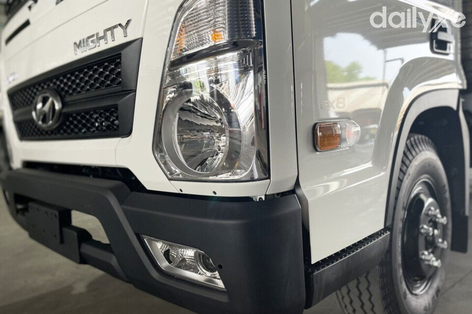 Đèn chiếu sáng bản lớn được đặt mở rộng sang hai góc