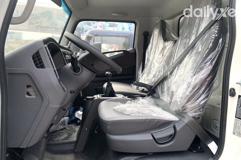 Toàn bộ ghế ngồi được bọc vải êm ái