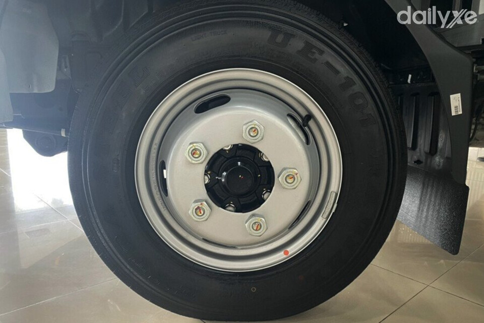 Lốp xe bền bỉ có độ bám đường tốt