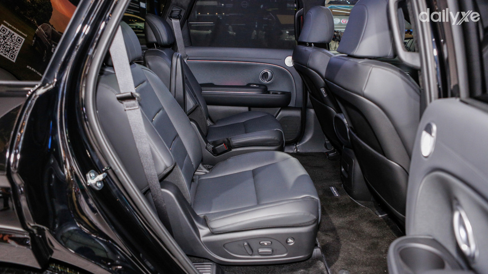 Ghế ngồi rộng rãi