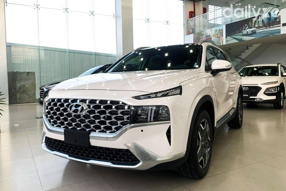 Hyundai SantaFe có mức giá cạnh tranh trong phân khúc SUV 7 chỗ