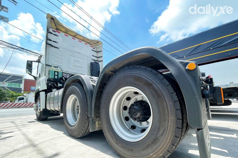 Thiết kế phần vè ốp lốp được đặt cao