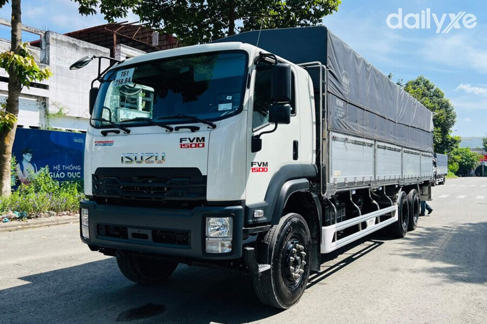 Isuzu F-Series sở hữu kích thước vượt trội trong phân khúc