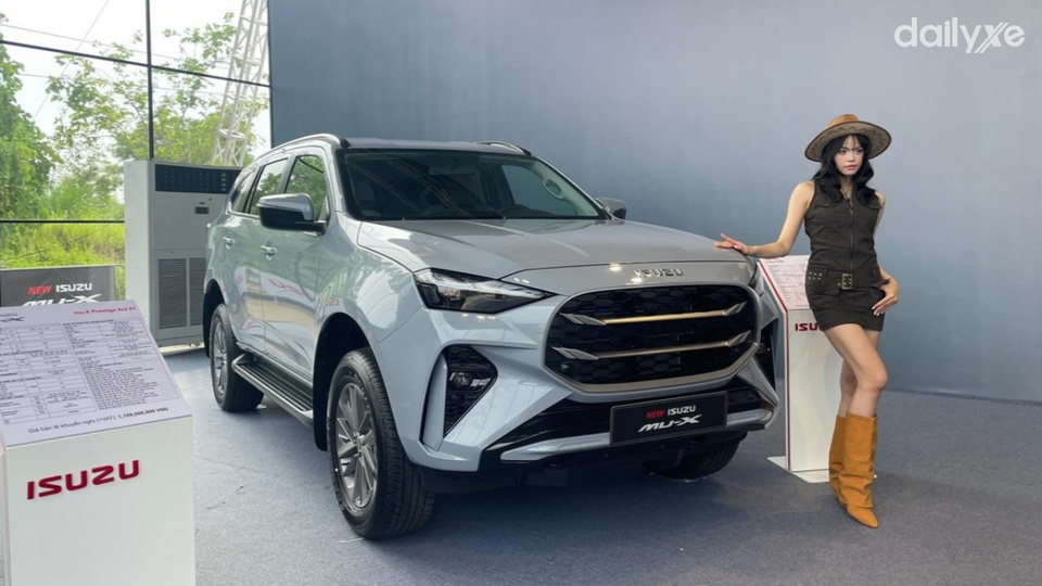 Isuzu mu-X xuất hiện với vẻ ngoài tươi mới và hiện đại hơn