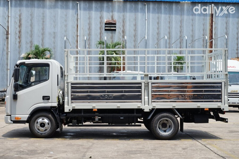 Thùng xe bề thế đáp ứng đa dạng nhu cầu chuyên tải hàng hóa