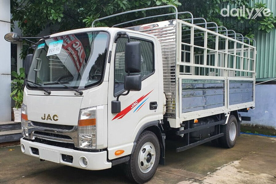 Sở hữu ngoại thất mạnh mẽ và hiện đại