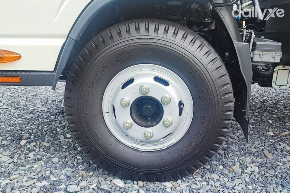 Lốp xe có độ bám đường tốt và bền bỉ 