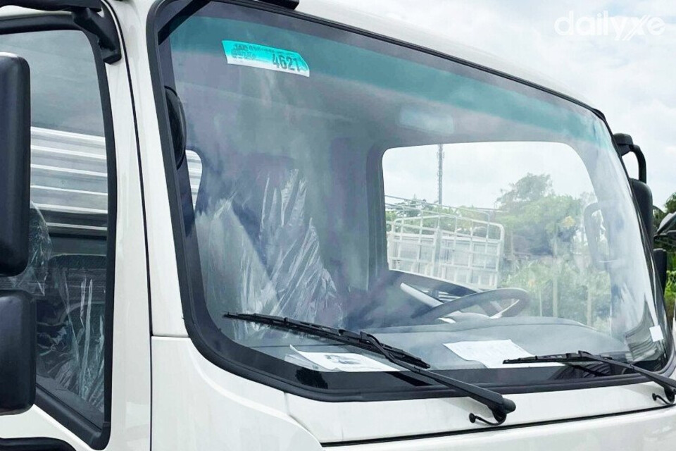 Kính chắn gió có khả năng chống chói nắng hiệu quả