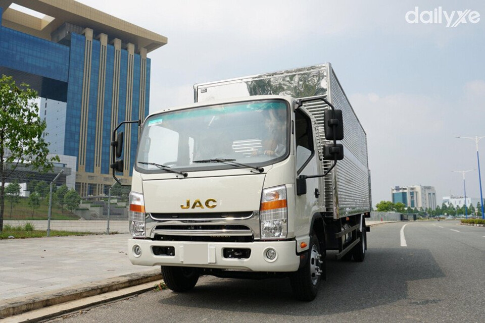 Dòng xe tải hạng nặng JAC N650 vận hành bền bỉ