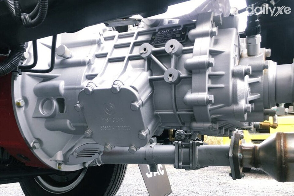 Hộp số loại cơ khí 6 cấp tiến và 1 cấp lùi