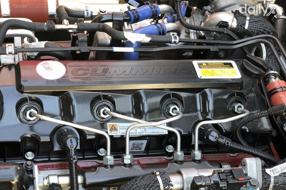 Vận hành mạnh mẽ nhờ trang bị khối động cơ Diesel