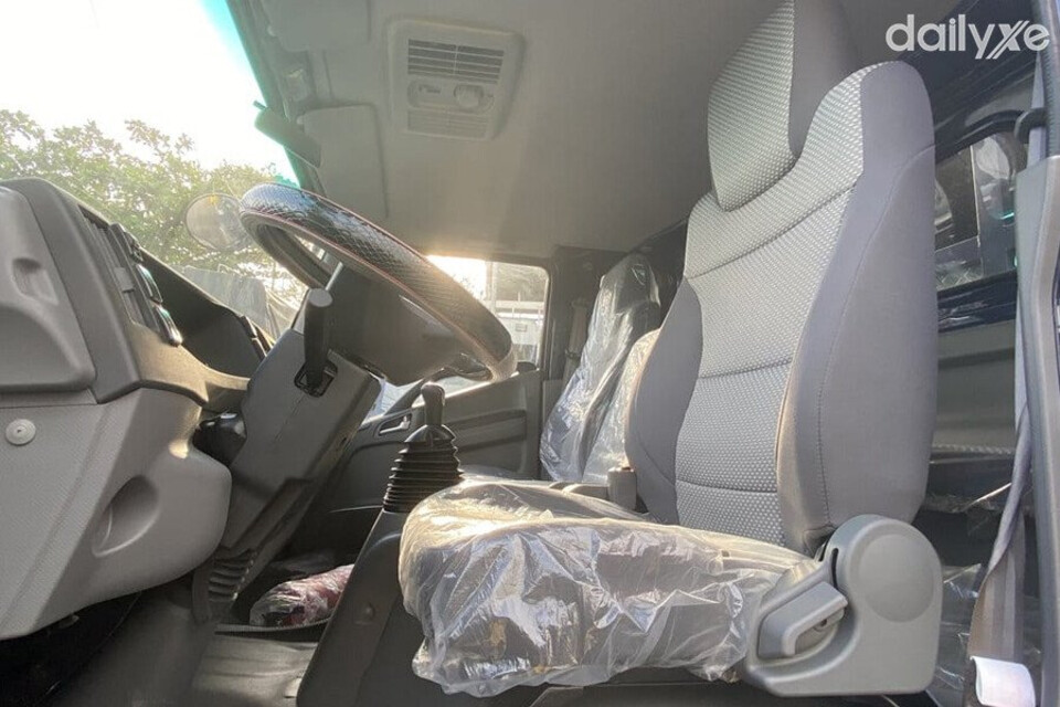 Toàn bộ ghế ngồi được bọc nỉ êm ái, thoải mái