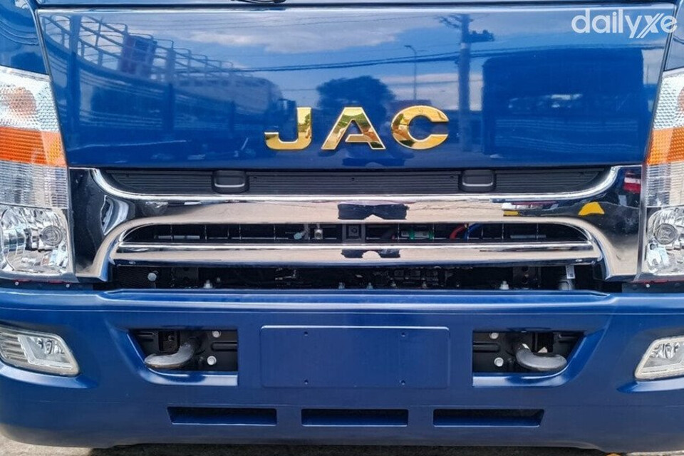 Lưới tản nhiệt sáng màu đầy ấn tượng