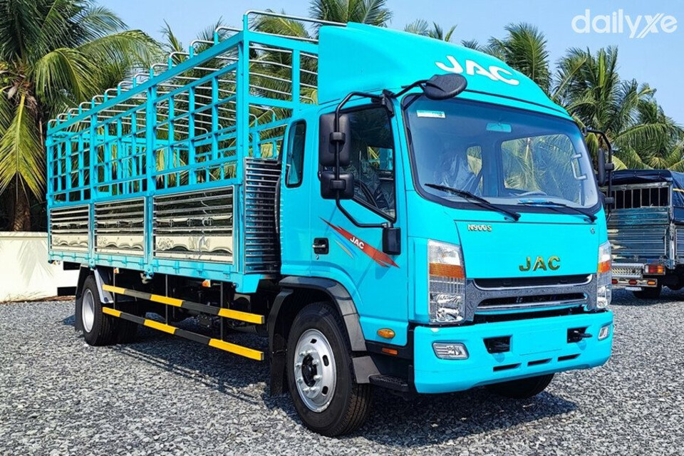 Xe tải Jac N900 thu hút mọi ánh nhìn với vẻ ngoài bề thế