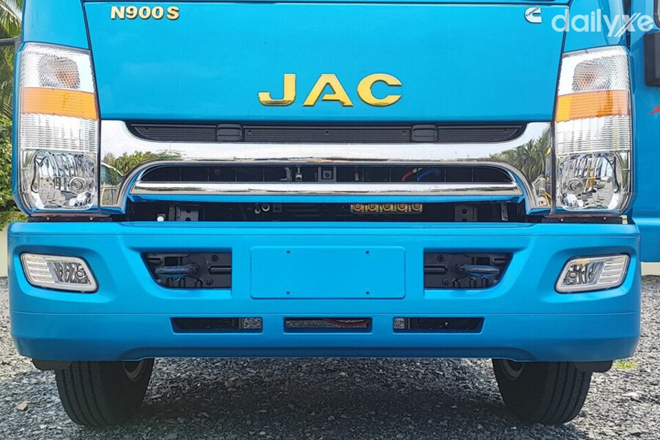 Đèn pha kết hợp với đèn sương mù mang đến cường độ chiếu sáng cao