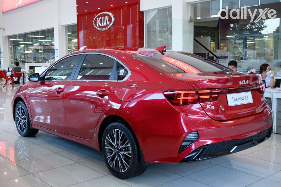 Trang bị đèn hậu của xe có các dải đèn báo phanh dạng LED