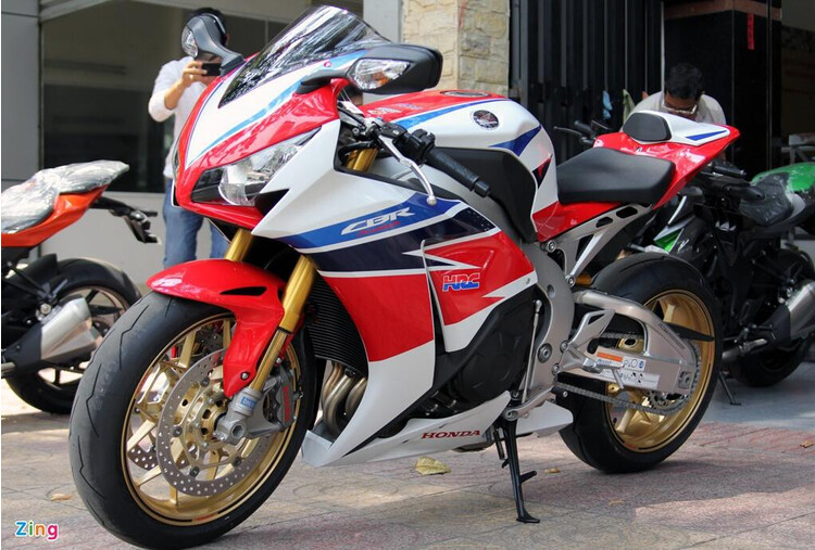 Kawasaki-Z1000-va-nhung-mau-moto-van-nguoi-me-tai-Vietnam Kawasaki-Z1000-va-nhung-mau-moto-van-nguoi-me-tai-Vietnam
