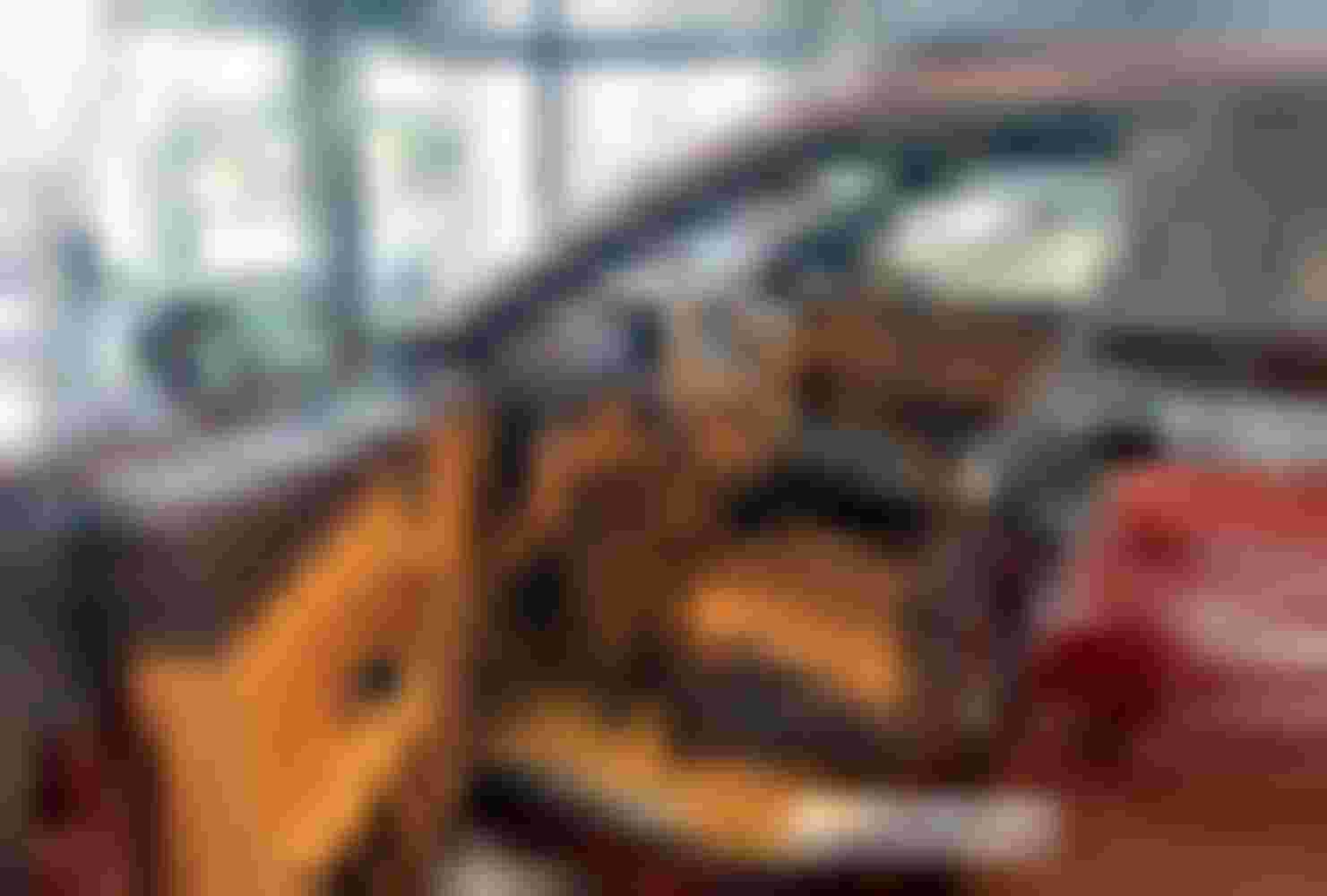 kham pha aston martin dbx chinh hang tai viet nam: lua chon hay cho nguoi thich the thao va sang trong