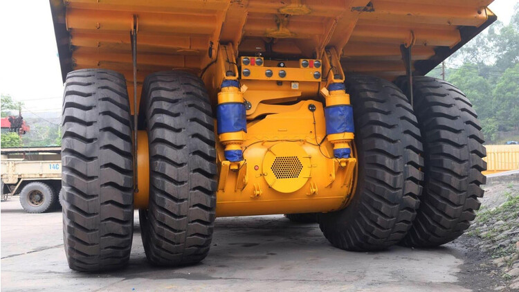 kham-pha-xe-tai-belaz-sieu-trong-khung-nhat-cap-ben-viet-nam-gia-trieu-usd-5.jpg kham-pha-xe-tai-belaz-sieu-trong-khung-nhat-cap-ben-viet-nam-gia-trieu-usd-5.jpg
