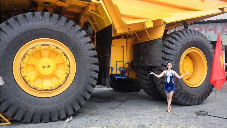 kham-pha-xe-tai-belaz-sieu-trong-khung-nhat-cap-ben-viet-nam-gia-trieu-usd-6.jpg kham-pha-xe-tai-belaz-sieu-trong-khung-nhat-cap-ben-viet-nam-gia-trieu-usd-6.jpg