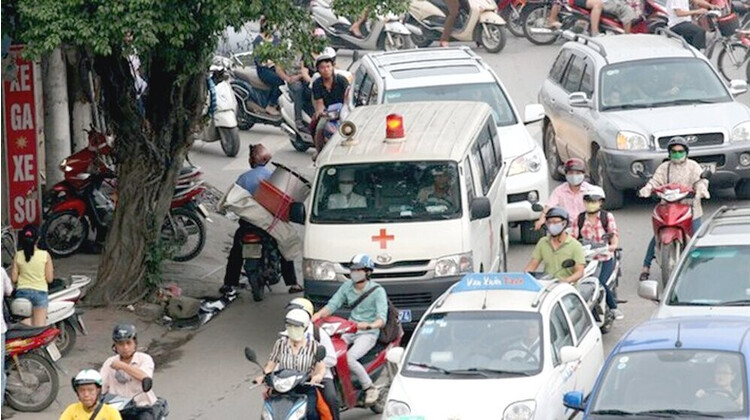 khi-co-tin-hieu-cua-xe-uu-tien-dân-tham-gia-giao-thong-phai-lam-gi khi-co-tin-hieu-cua-xe-uu-tien-dân-tham-giao-thong-phai-lam-gi