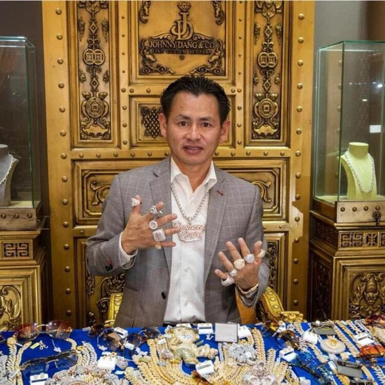 Ai giàu hơn Johnny?nhà thông thái thấy 