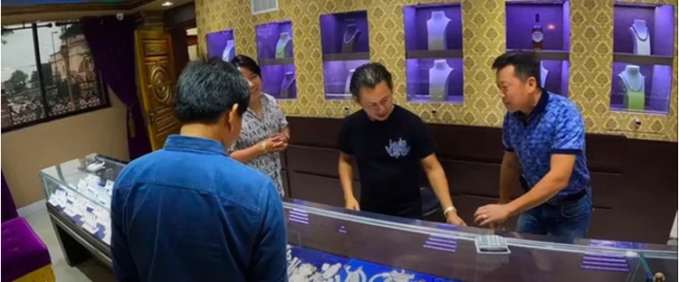 Ai giàu hơn Johnny?nhà thông thái thấy 