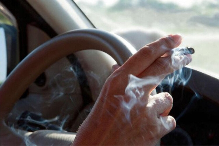 Không hút thuốc lá trên xe