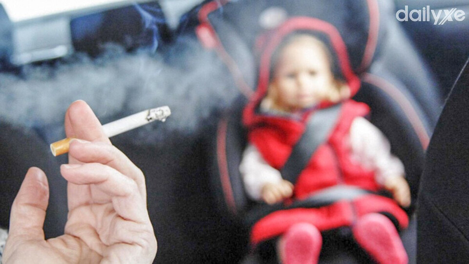 Thuốc lá cũng là một trong những mùi hôi trên xe ô tô thường gặp