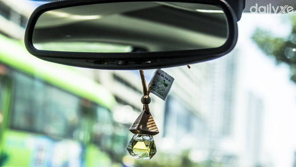 Tinh dầu ô tô giúp khử mùi xe ô tô hiệu quả