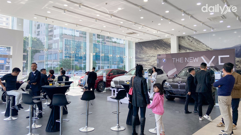 Showroom BMW Lê Văn Lương