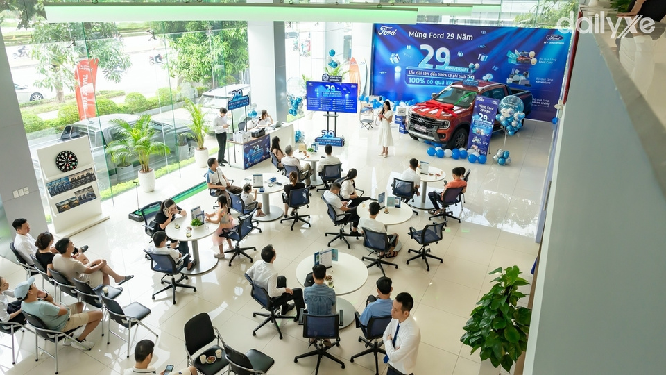 Showroom Ford Mỹ Đình