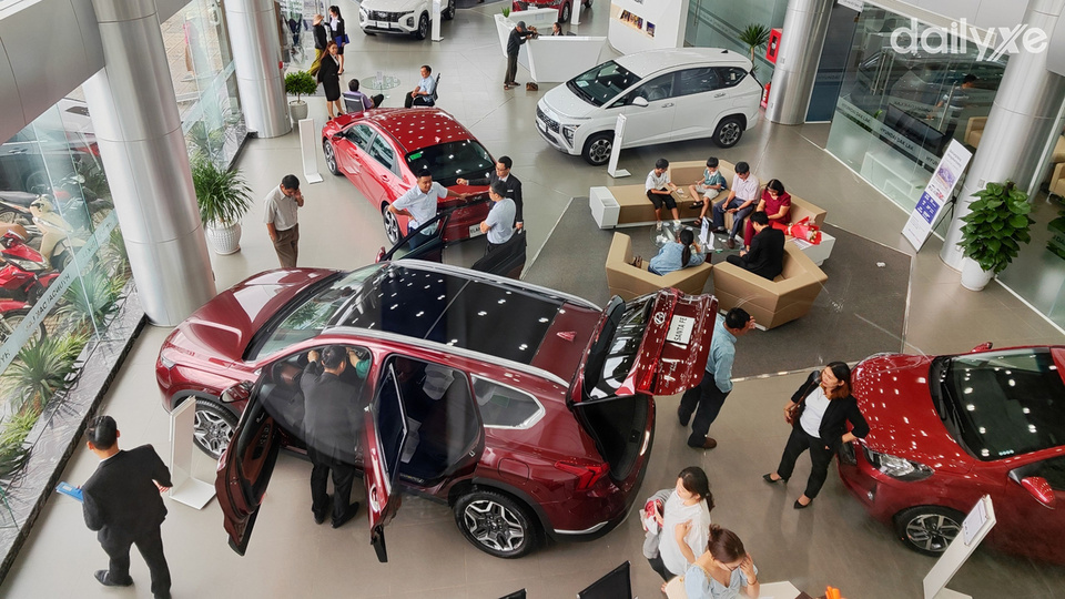 Phòng trưng bày xe tại showroom Hyundai Đắk Lắk