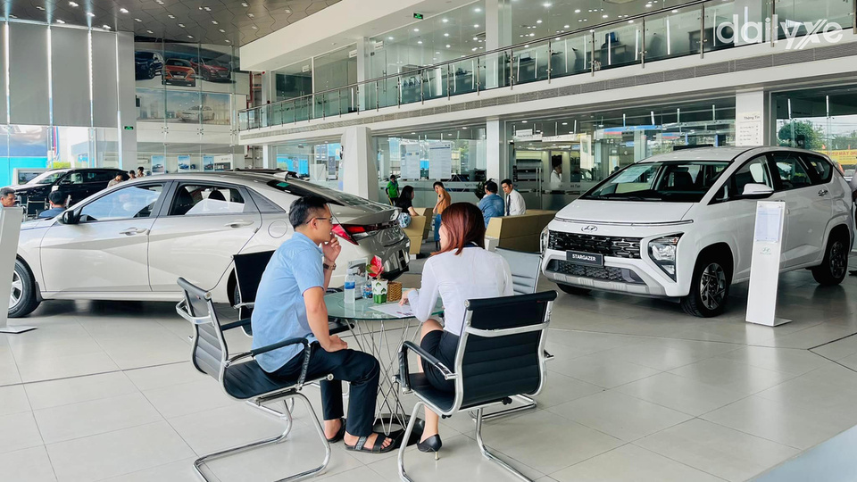 Đại lý sở hữu phòng trưng bày thoáng đãng