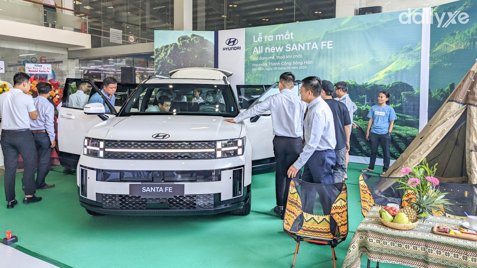 Phòng trưng bày xe của showroom Hyundai Sông Hàn