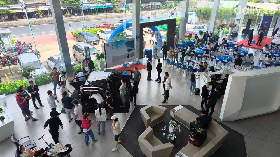 Phòng trưng bày xe của showroom Hyundai Tiền Giang