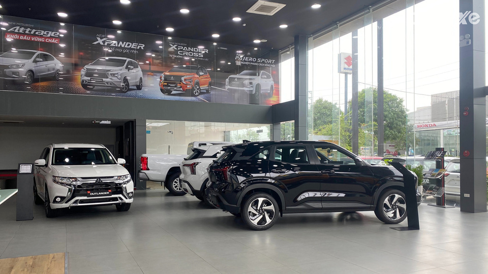 Phòng trưng bày xe của showroom Mitsubishi Hưng Yên
